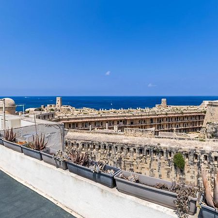 Valletta Bastions Seafront House Экстерьер фото